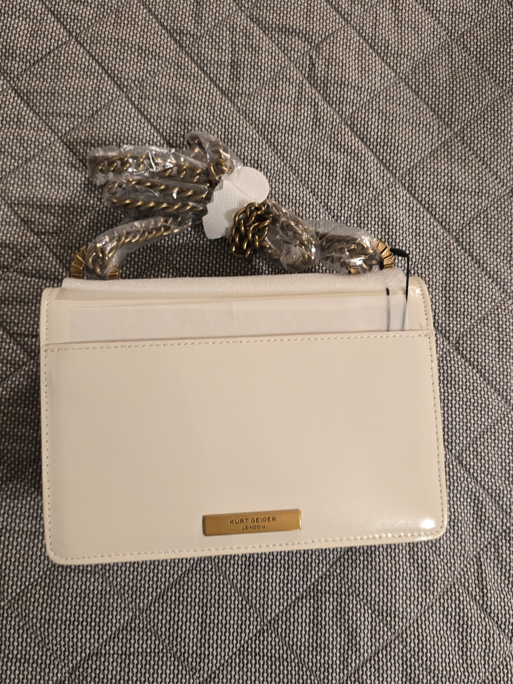 Kurt Geiger Cream Patent Small Bow Shoulder Bag with Gold Studs - Picture 2 of 4